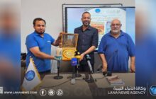   دار الجابر للنشر تكرم مدير وكالة الأنباء الليبية بدرع الوفاء