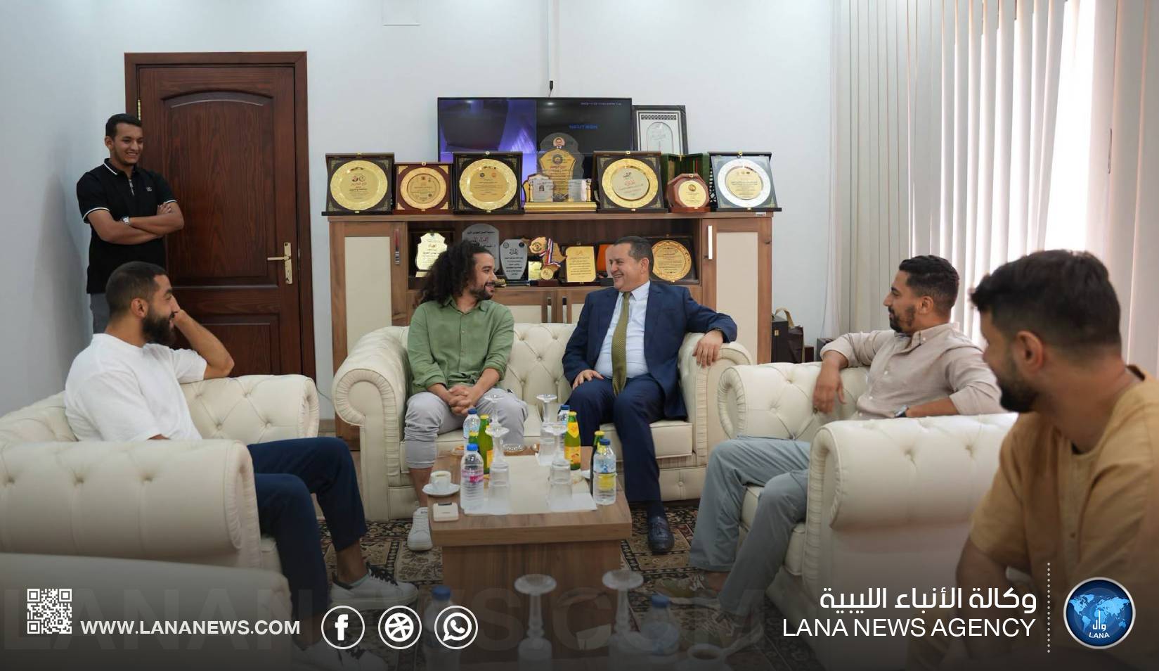 وزير الخارجية يستقبل الرياضيين الليبيين المفرج عنهم من السجون الإيطالية