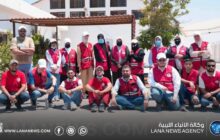 الهلال الأحمر ببنغازي يقدم مساعدات لمهاجري مركز إيواء قنفودة