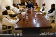 عميد إدري الشاطئ يجتمع مع مخاتير المحلات