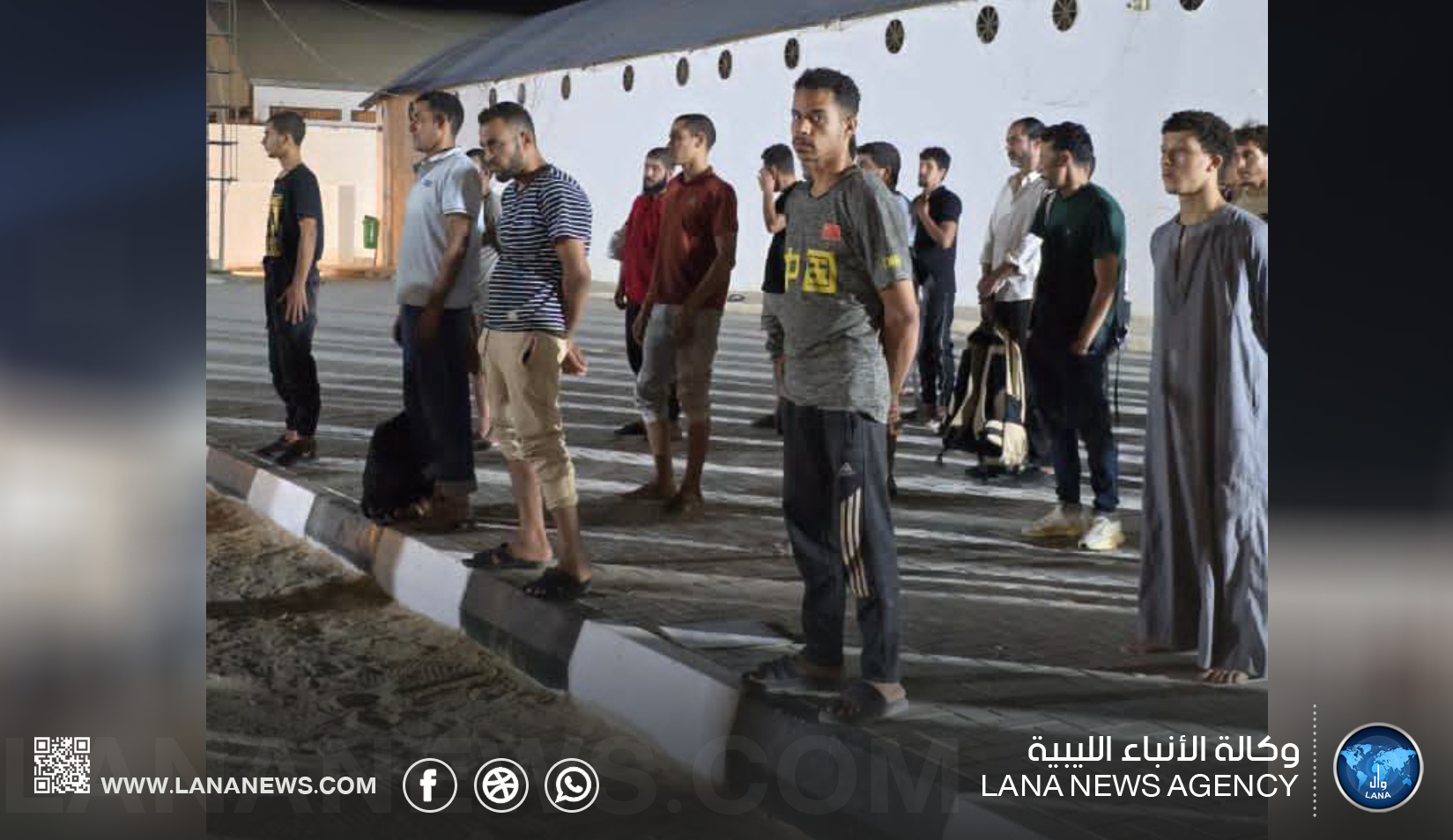 ترحيل مهاجرين من جنسيات مختلفة جوا وبرا عبر بنغازي الكبرى