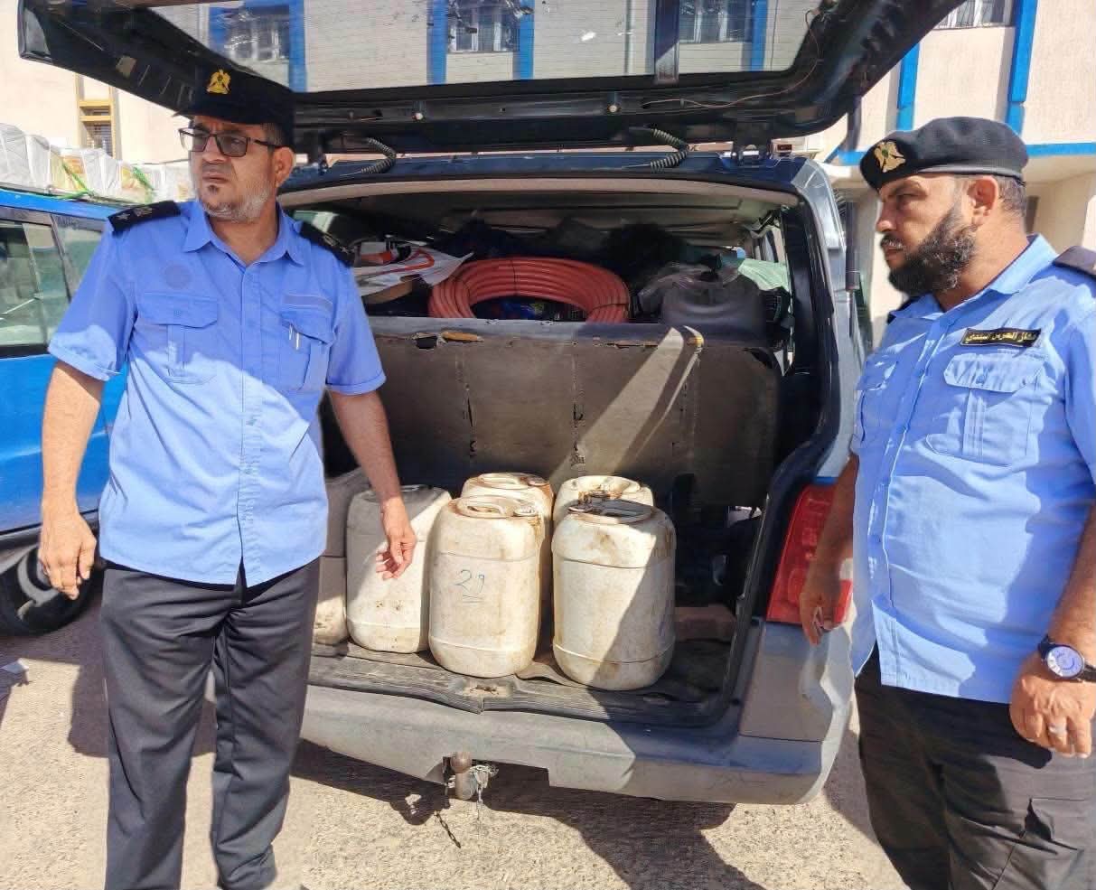 الحرس البلدي بسرت يضبط شحنتين من الفول السوداني والأدوية الزراعية مجهولة المصدر