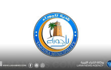 بلدية تاجوراء تتابع تنفيذ مشروعات خدمية وتدعم المدارس بمقاعد دراسية